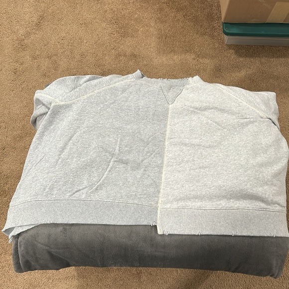 Free people distressed gray sweatshirt size M oversized excellent condition - Picture 5 of 6